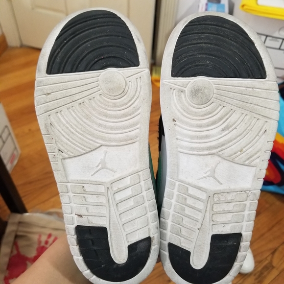 Nike Air Jorden's teal and black nike sneakers DR9748 girls size 1Y - Picture 11 of 11